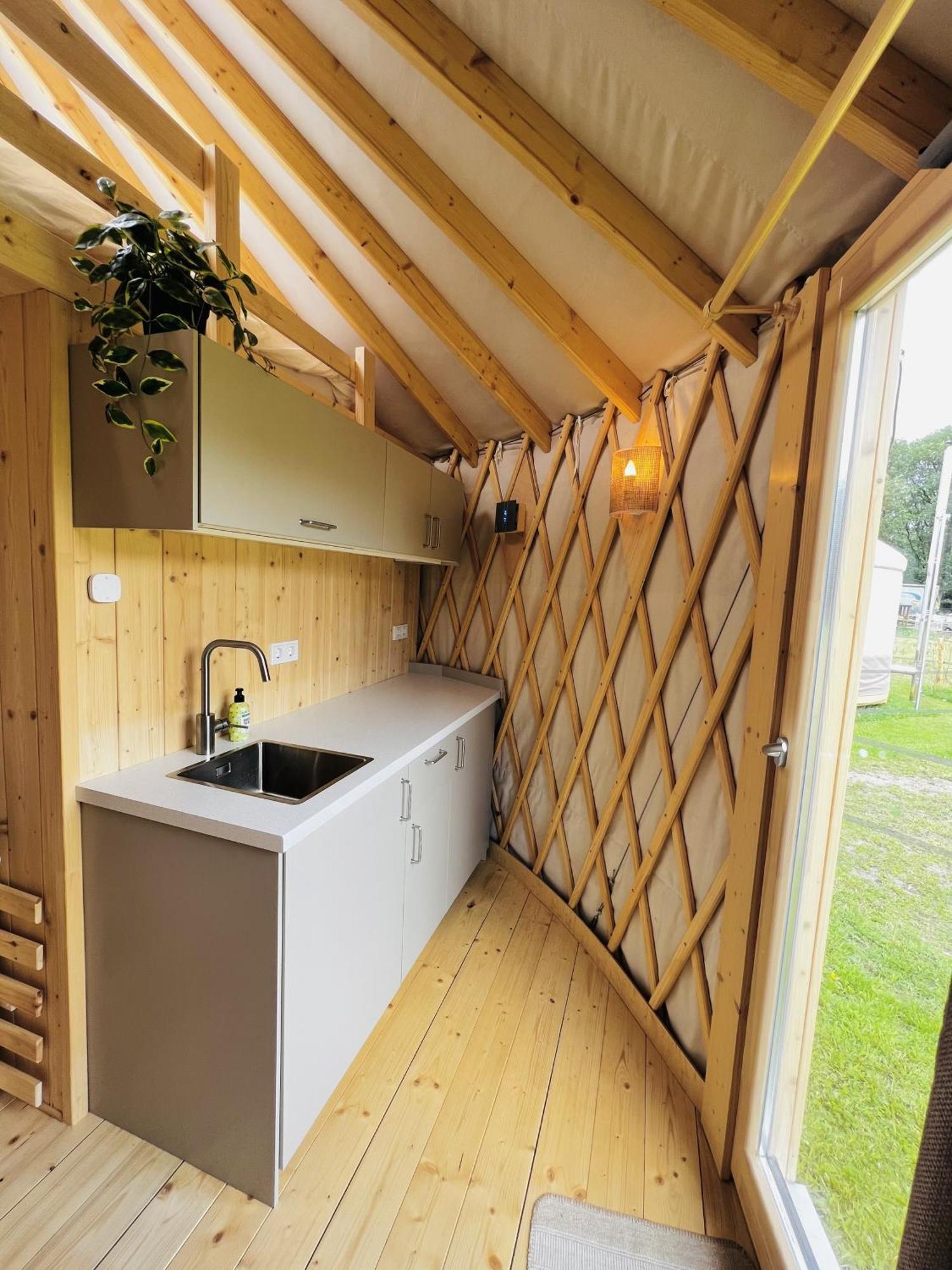 Magnolia Hoeve - Unieke Bestemming Voor Paardenliefhebbers En Bijzondere Overnachtingen In De Natuur Ledeacker Extérieur photo
